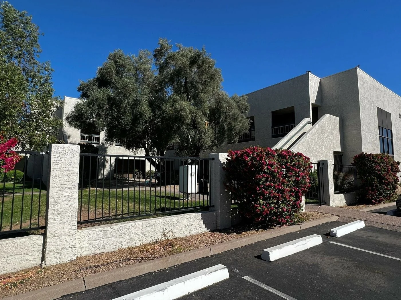 Photo 2 of 3120 N 19th Ave, Phoenix, AZ 85015