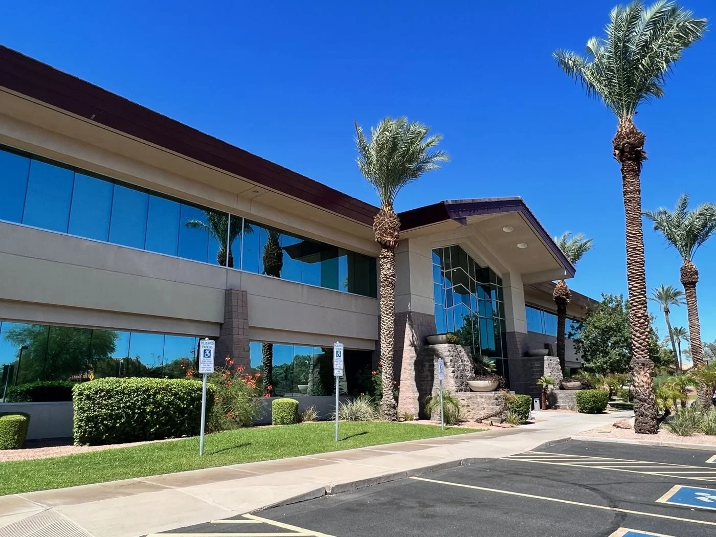 Photo 1 of 3930 E Ray Rd, Phoenix, AZ 85044